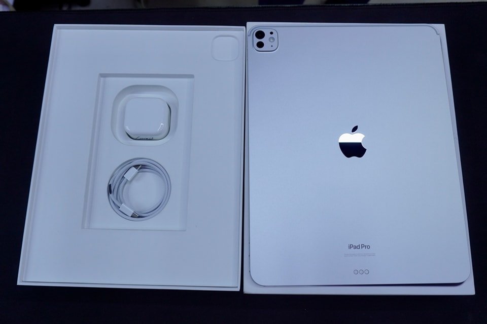 Apple Ipad 13 Inch (MVXW3LLA ) M4 1TB Cell 5G - Standard Glass