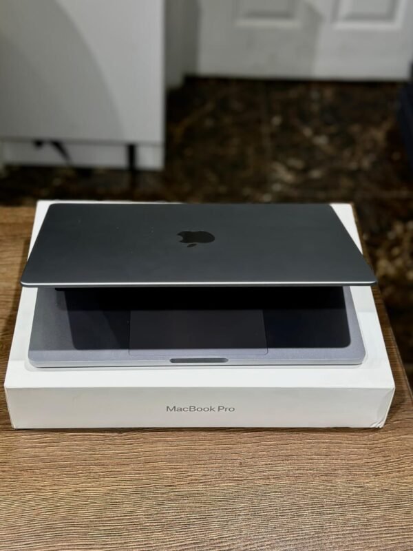 Apple Macbook Pro M4 Pro Chip (MX2J3) 24GB - 1TB SSD 14.2" Space Black