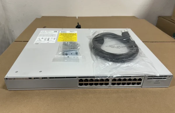 Cisco Catalyst 9200L 24-Port PoE+ 4x1G Switch